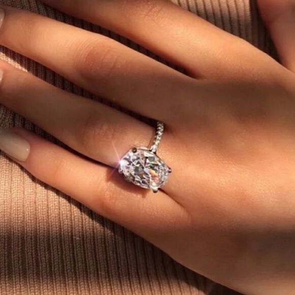 The Standing Ovation 5 ct Oval Cut White Sapphire 925 Silver ring size 8 - Picture 7 of 14